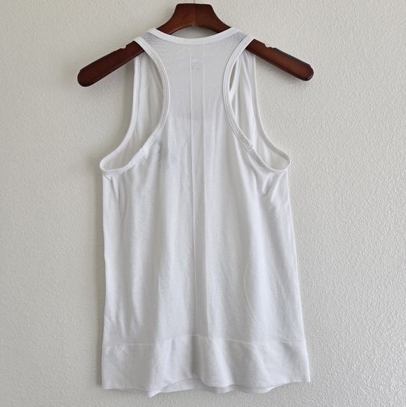 Nike Dri-fit Tank Top Like new Conditionin White Color size Medium - Picture 11 of 16